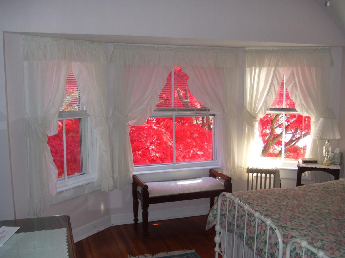 House On Chase Creek Bed & Breakfast Shelter Island Heights Eksteriør bilde