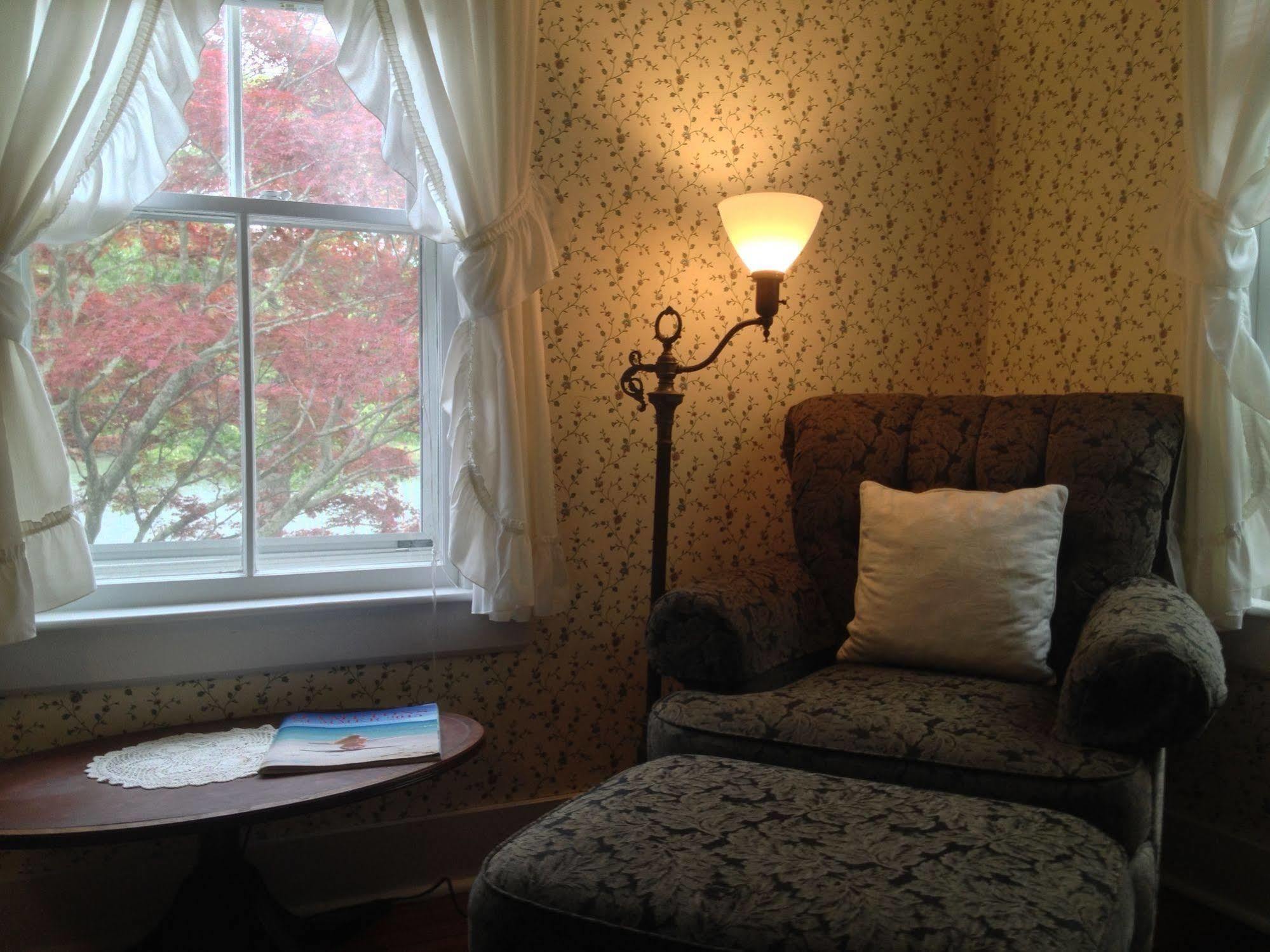 House On Chase Creek Bed & Breakfast Shelter Island Heights Eksteriør bilde