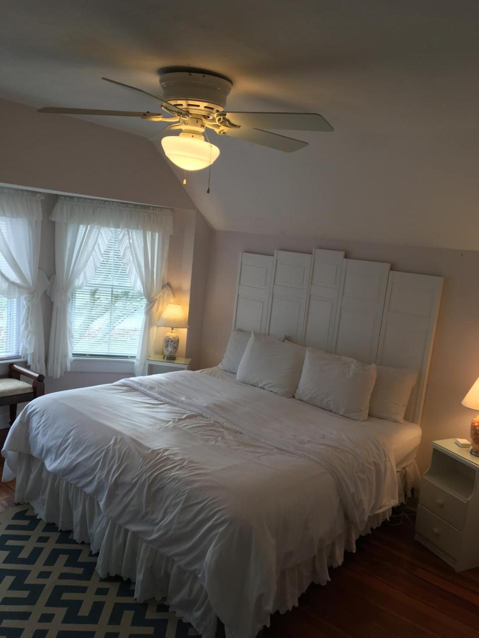 House On Chase Creek Bed & Breakfast Shelter Island Heights Eksteriør bilde